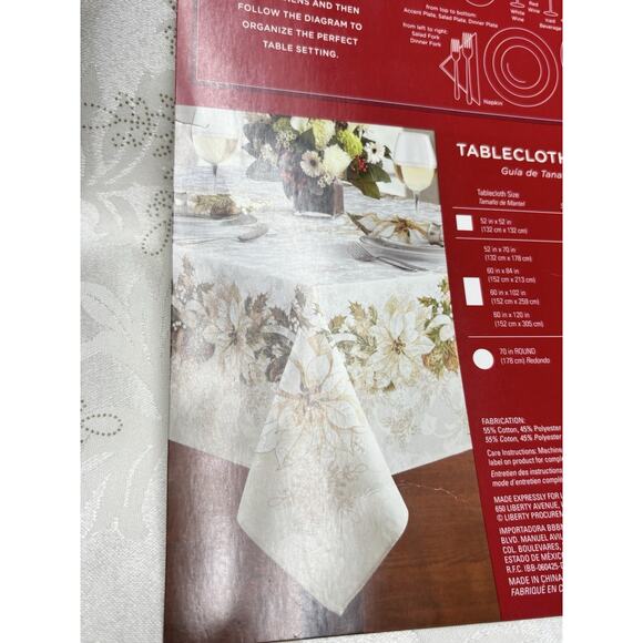 Bed Bath & Beyond Christmas Cotton Blend White Poinsettia Tablecloth 60 X 102 - Picture 4 of 10